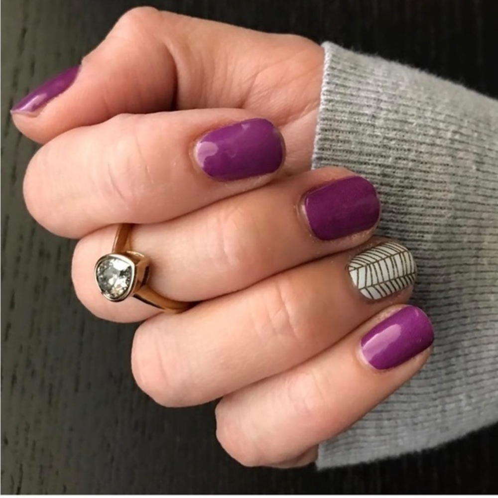 💅🏼3/$30💅🏼 BOYSENBERRY TINT Jamberry Wraps